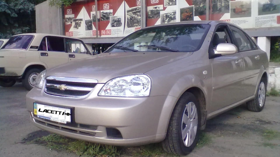 Chevrolet Lacetti Золотий металік SX 1.8 5