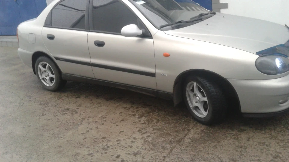 Chevrolet Lanos 4