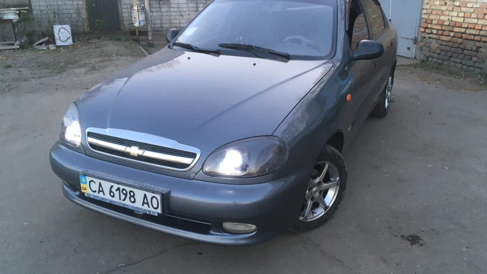 Chevrolet Lanos 5