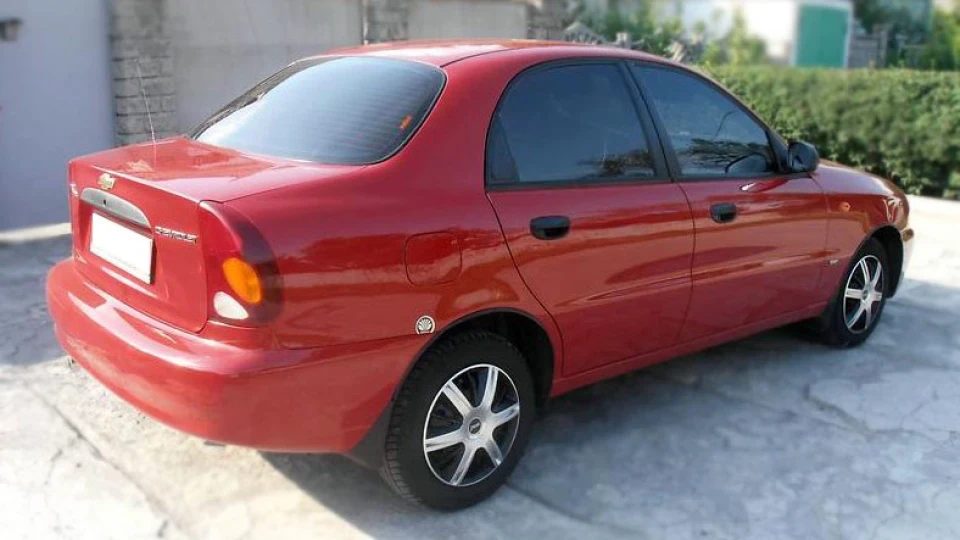 Chevrolet Lanos Марсала червоний