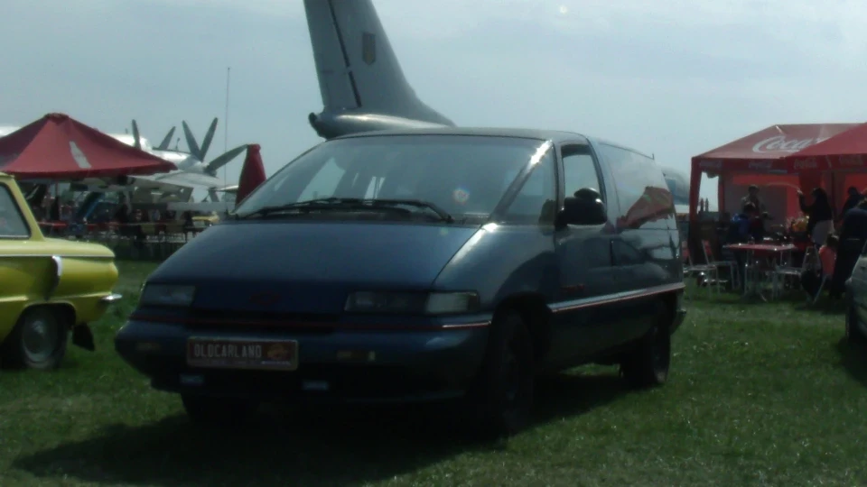 Chevrolet Lumina APV Синій металік
