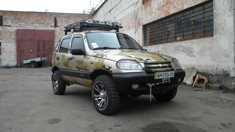Chevrolet Niva 4