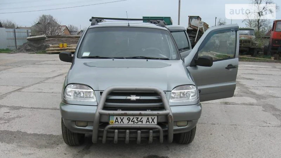 Chevrolet Niva 4