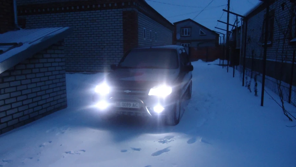 Chevrolet Niva 4
