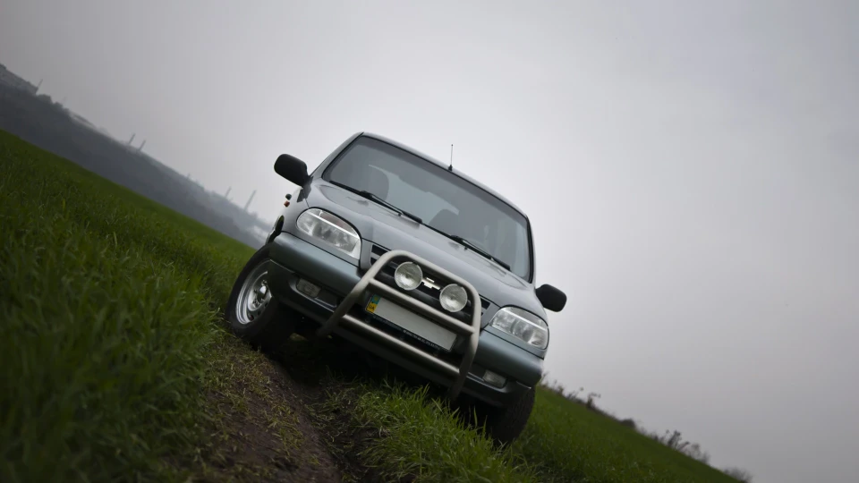 Chevrolet Niva 1.7 3