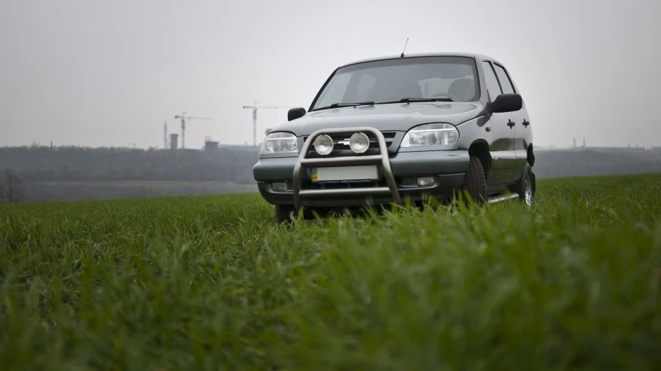 Chevrolet Niva 1.7 4