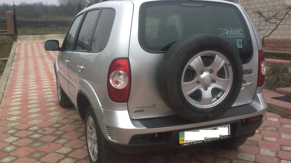 Chevrolet Niva GLS 2