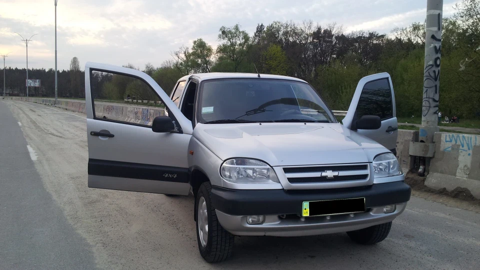 Chevrolet Niva GLS 3