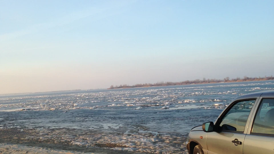 Chevrolet Niva Мокрий асфальт 2