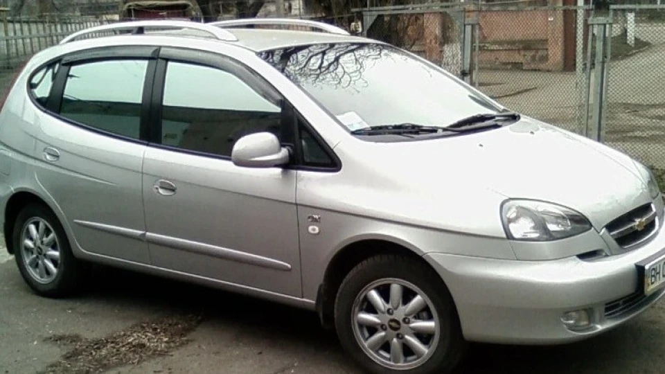 Chevrolet Rezzo Срібло 2.0 5МКПП