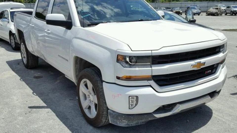 Chevrolet Silverado 2