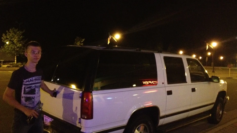 Chevrolet Suburban SUV GMT 400