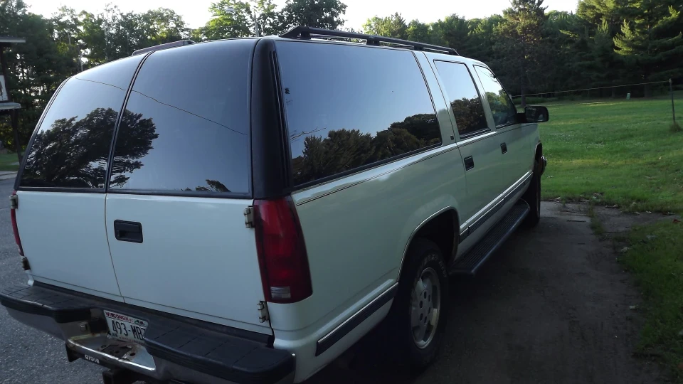 Chevrolet Suburban SUV GMT 400 5