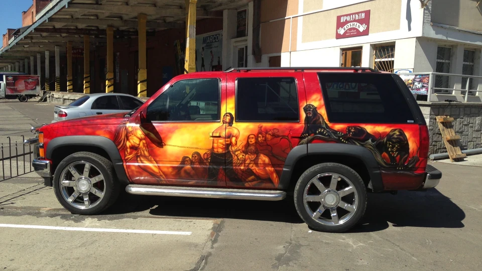 Chevrolet Tahoe 2