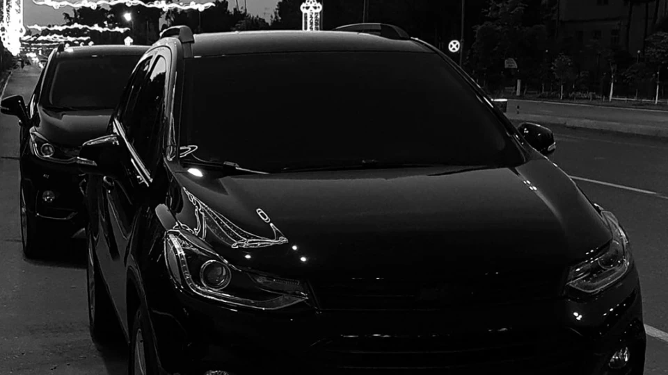 Chevrolet Tracker Black