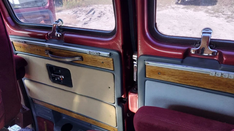 Chevrolet Van 4