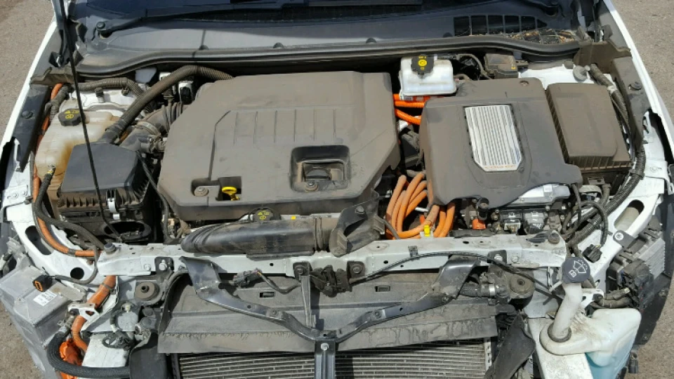 Chevrolet Volt 2013 Summit White 2
