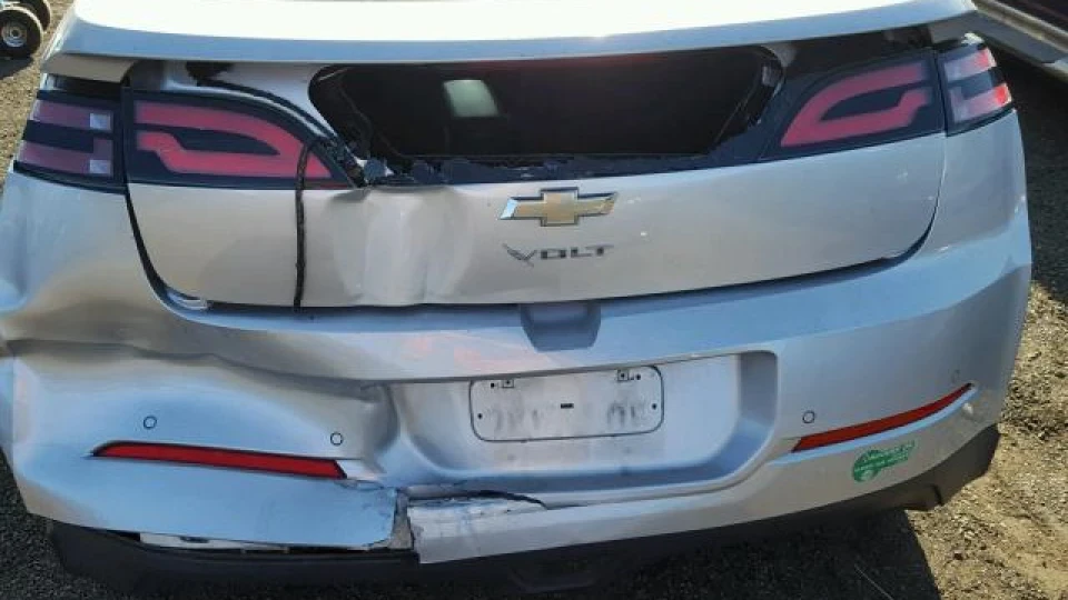 Chevrolet Volt Блідий 3
