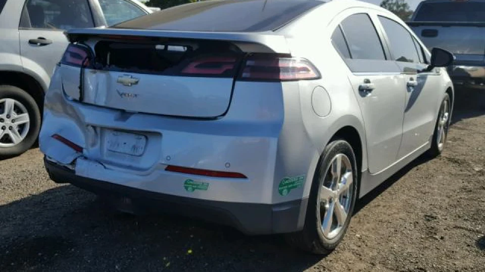 Chevrolet Volt Блідий 5
