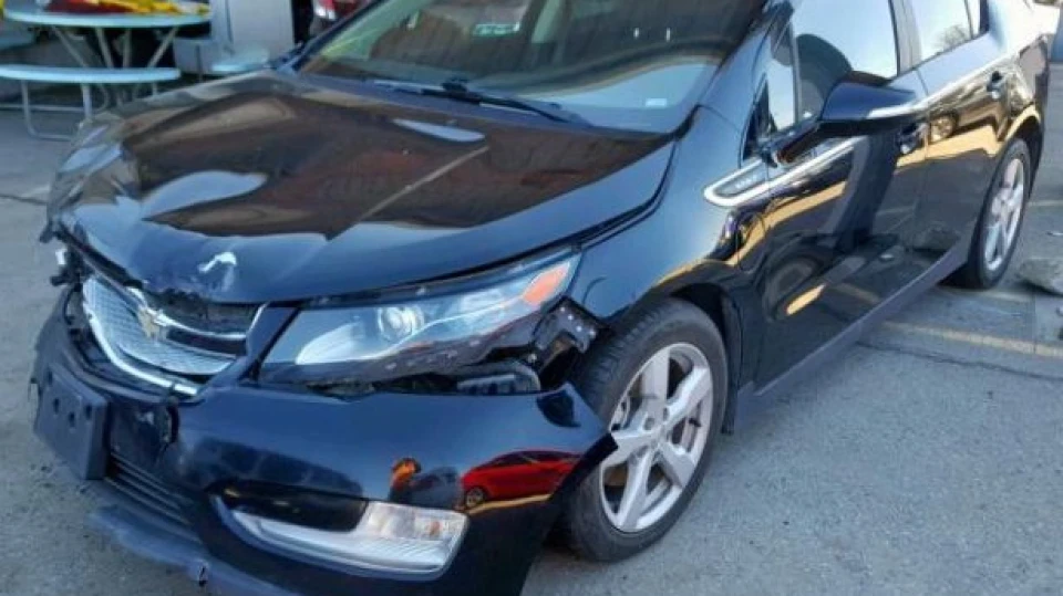 Chevrolet Volt Чорна Куля