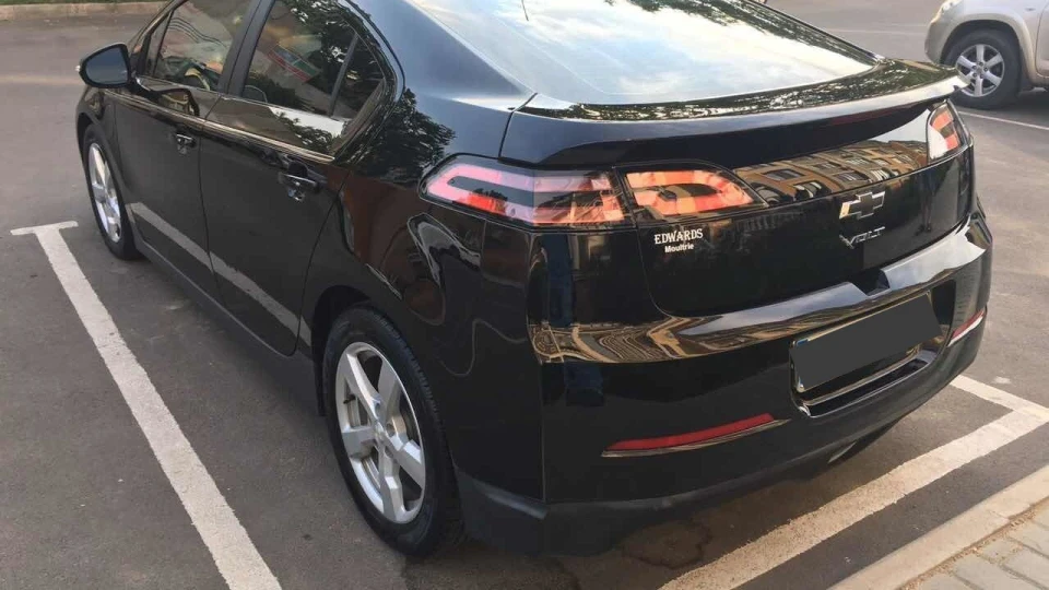 Chevrolet Volt Чорний кіт 3
