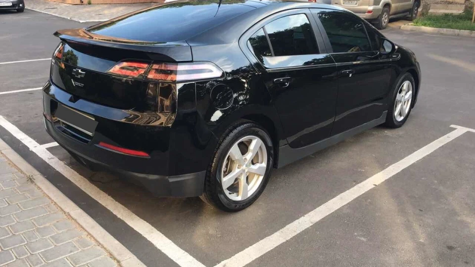 Chevrolet Volt Чорний кіт 5