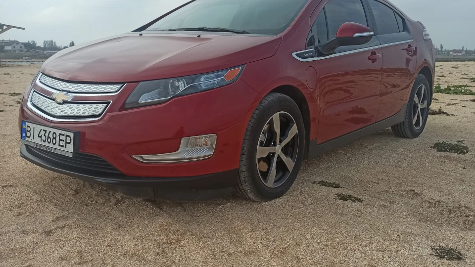 Chevrolet Volt Червоненька