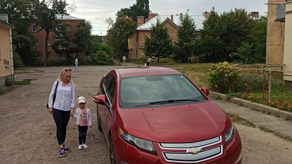 Chevrolet Volt Червоненька 4