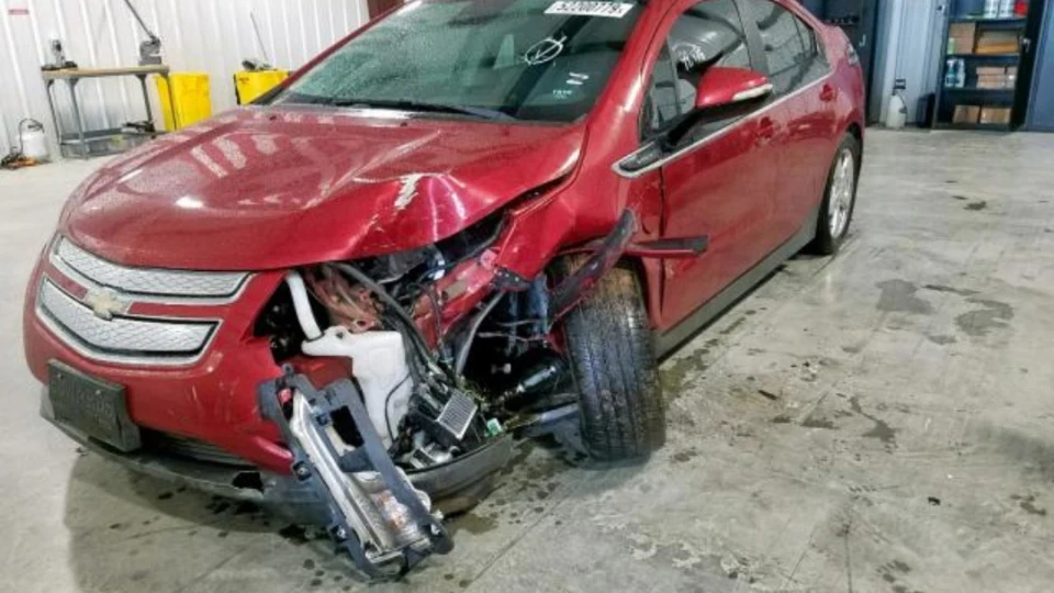Chevrolet Volt Красний Вольтама 2