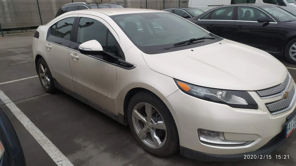 Chevrolet Volt перламутр 5