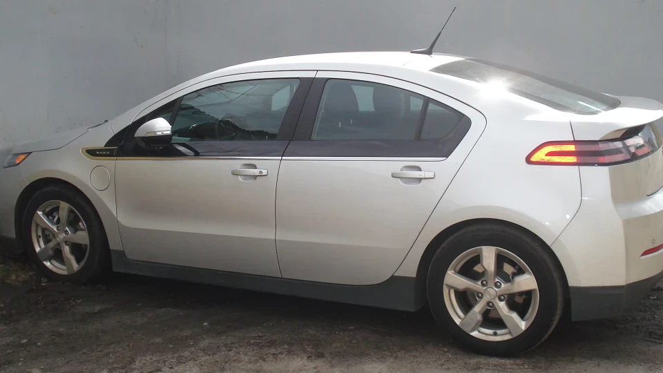 Chevrolet Volt Срібло 3