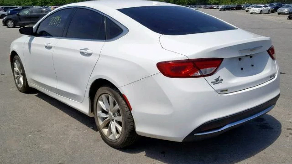 Chrysler 200 2