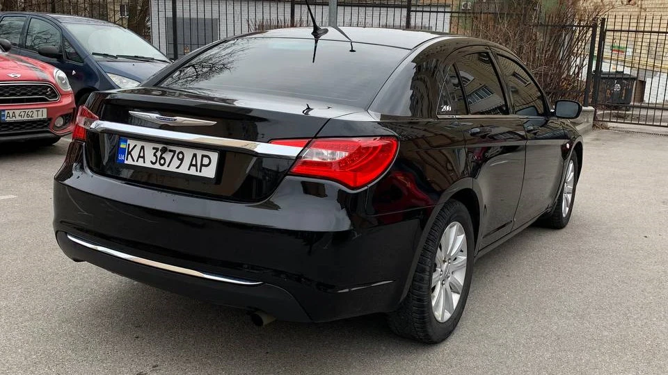 Chrysler 200