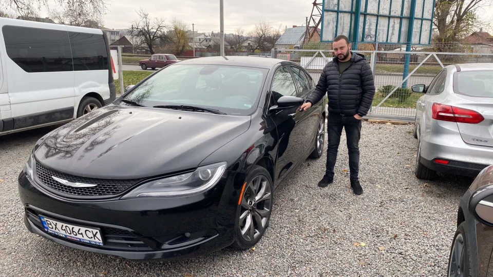 Chrysler 200