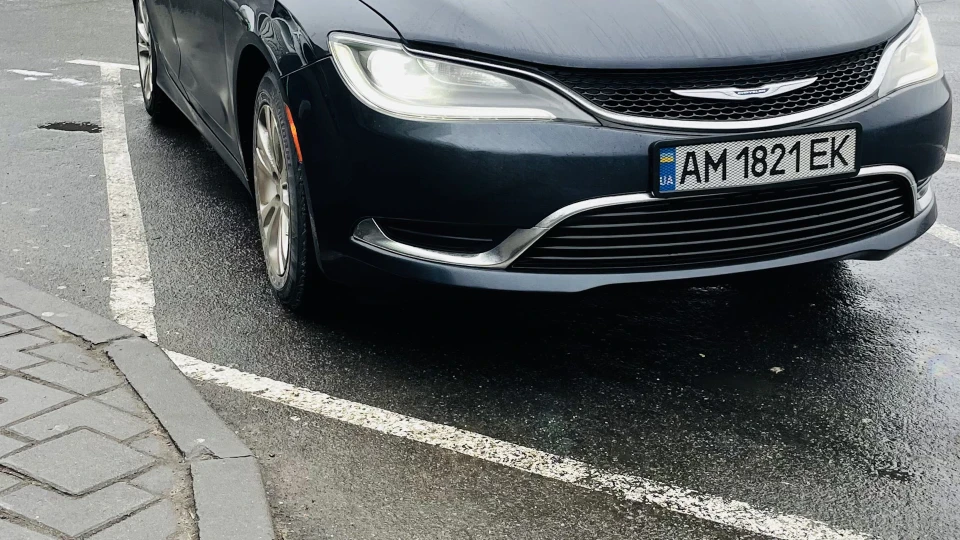 Chrysler 200 2