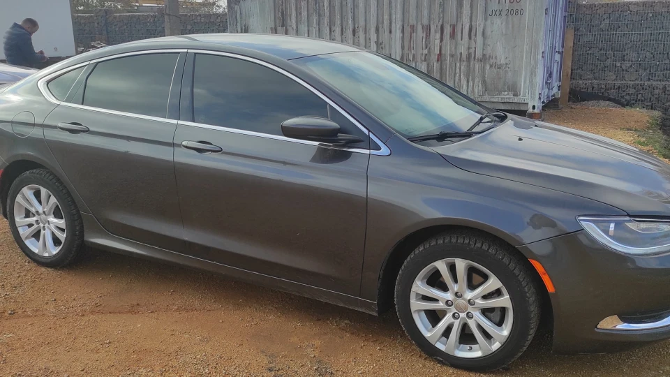 Chrysler 200