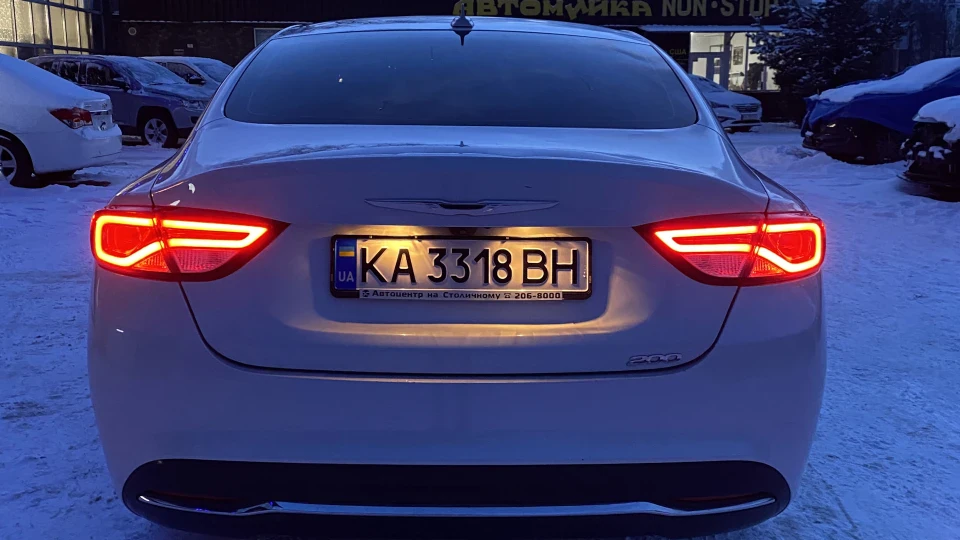 Chrysler 200 2