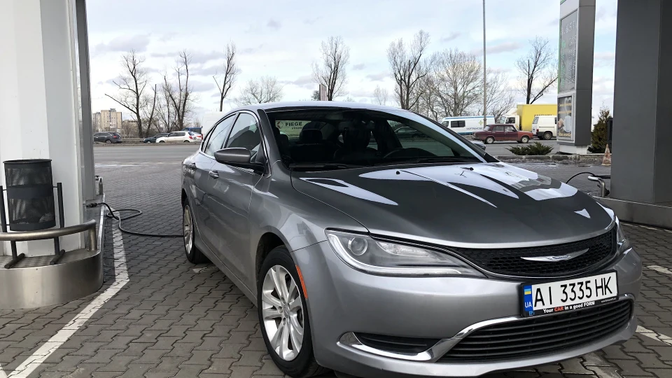 Chrysler 200 200 limited platinum 5