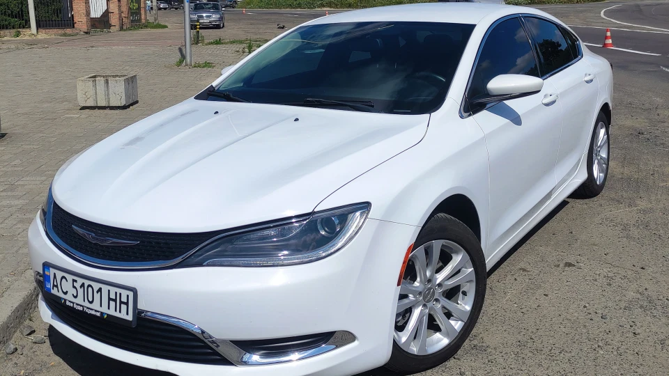 Chrysler 200 Американський Корабель