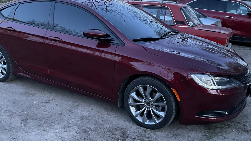 Chrysler 200 Крайний хрустик s