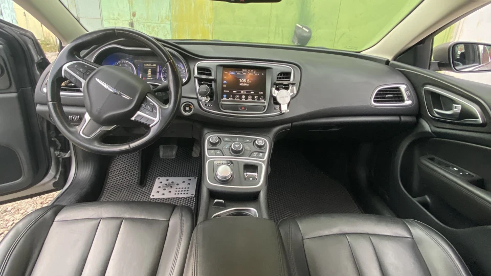 Chrysler 200 LIMITED PLATINUM 3