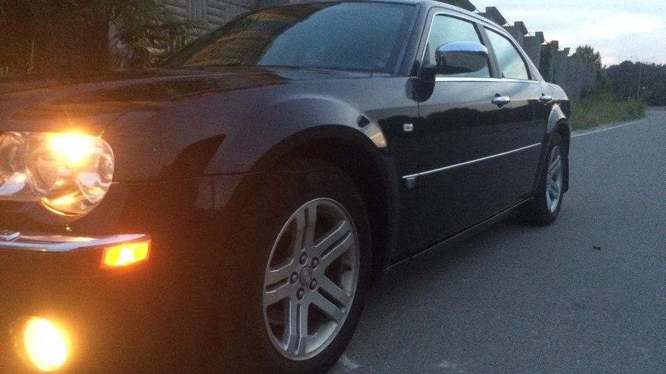 Chrysler 300C 2