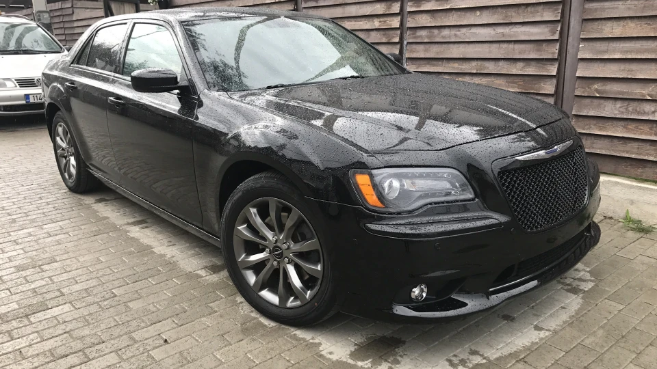 Chrysler 300C 5.7 S awd 2