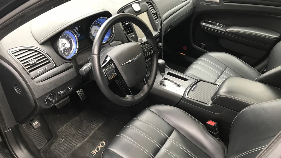 Chrysler 300C 5.7 S awd 3