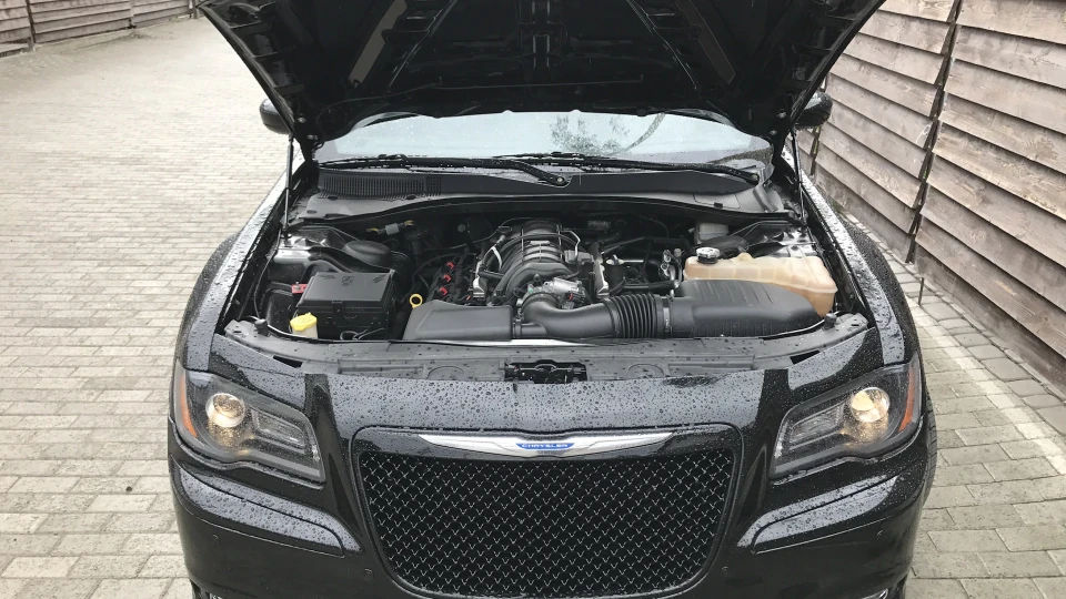 Chrysler 300C 5.7 S awd 4