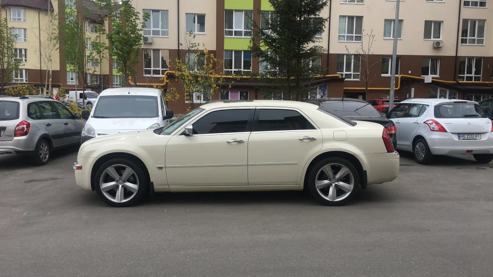Chrysler 300C 5.7awd буде потужнішим 2