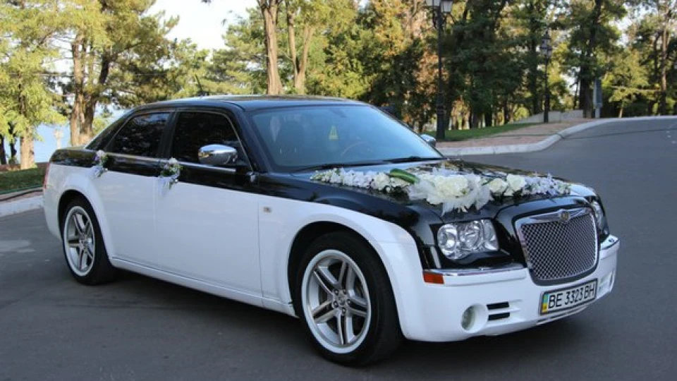 Chrysler 300C Black and White