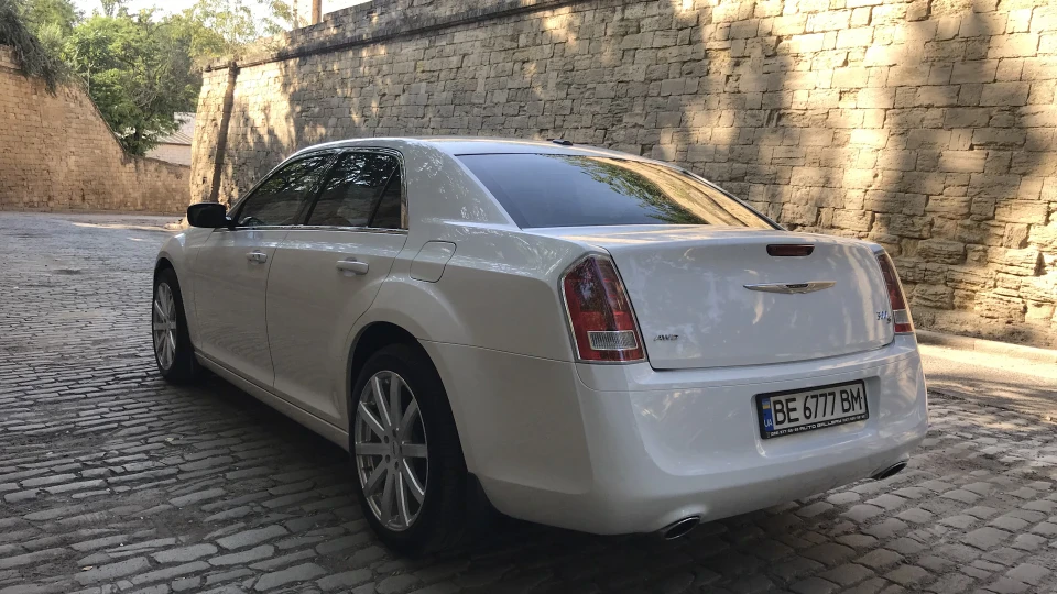 Chrysler 300C Chrysler 300S AWD 2