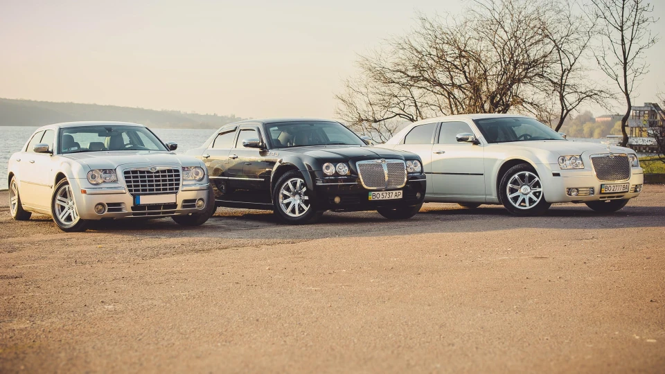 Chrysler 300C Dragon 2