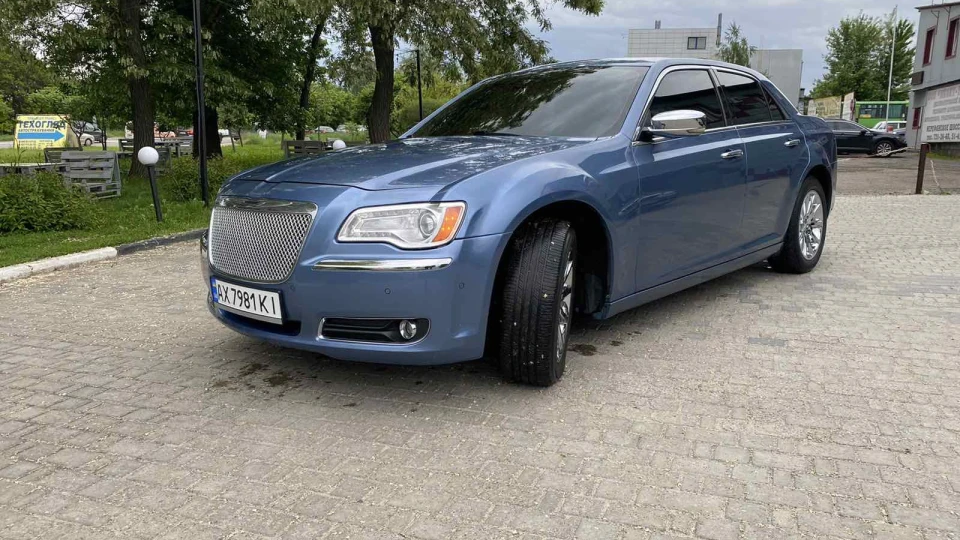 Chrysler 300C блакитний метал 2